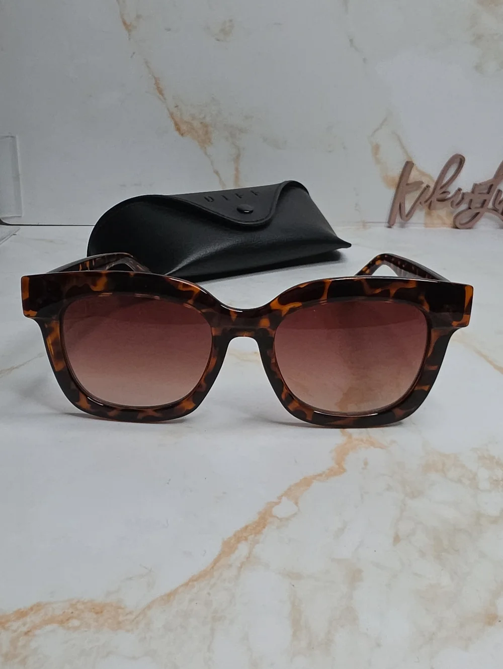Diff Eyewear stylish tortoiseshell